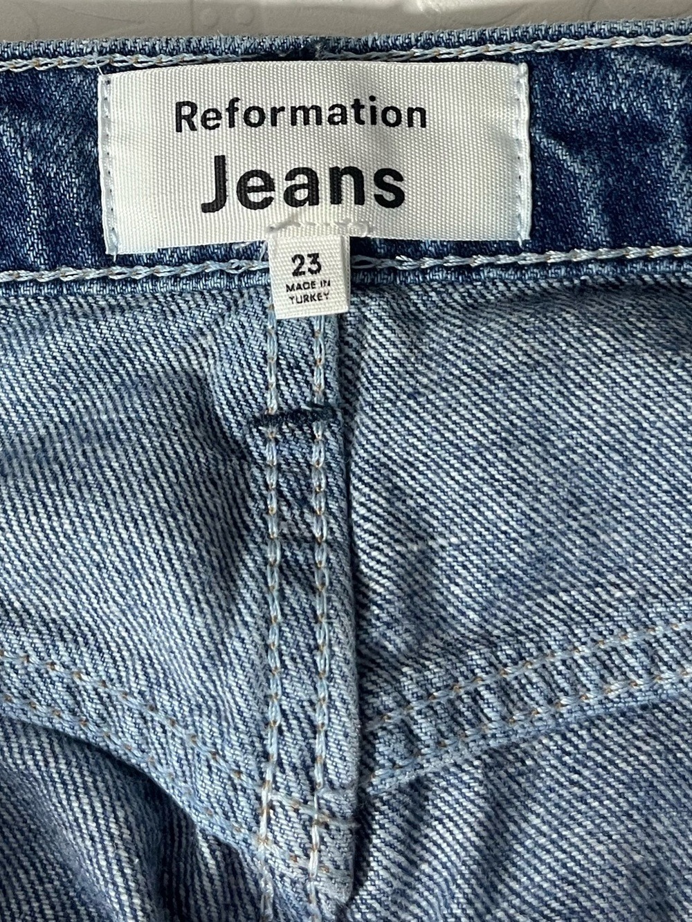 Reformation Women’s Val 90s Mid Rise Straight Jeans Core- Colorado 23 - Picture 11 of 15